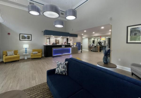 Гостиница Comfort Suites Salisbury I-85  Солсбери